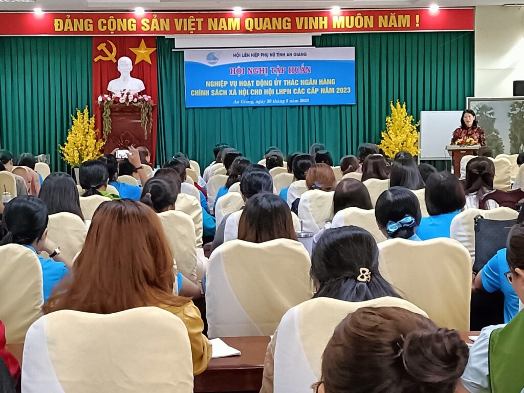 TẬP HUẤN NGHIỆP VỤ ỦY THÁC CHO CÁN BỘ HỘI CÁC CẤP