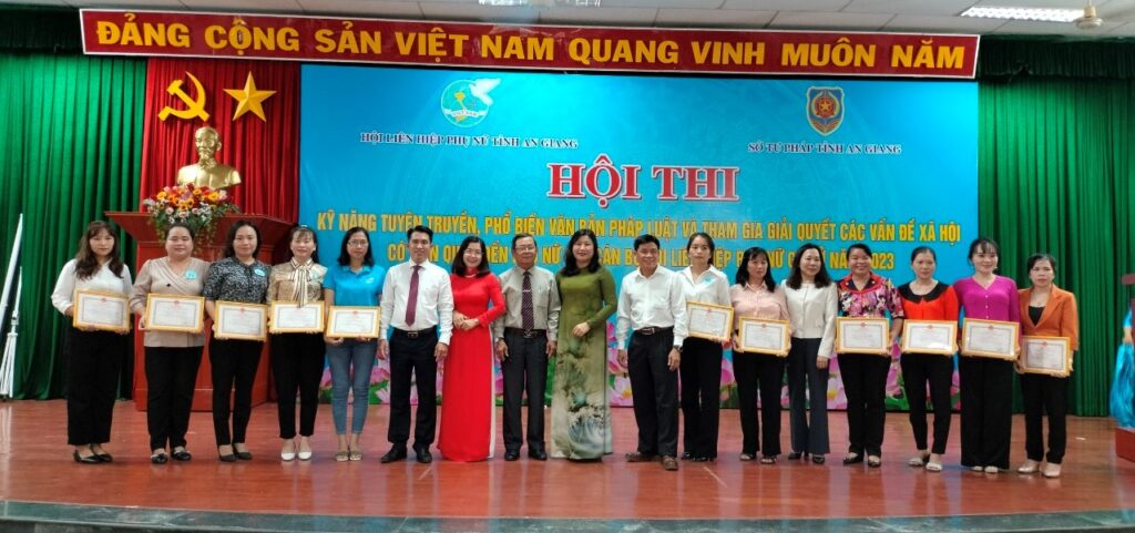 Hội thi “Kỹ năng tuyên truyền, phổ biến văn bản pháp luật và tham gia giải quyết các vấn đề xã hội có liên quan đến phụ nữ cho cán bộ Hội Liên hiệp Phụ nữ cơ sở” năm 2023