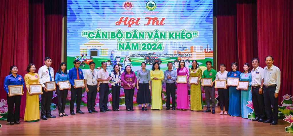 Hấp dẫn Hội thi “Cán bộ dân vận khéo” năm 2024