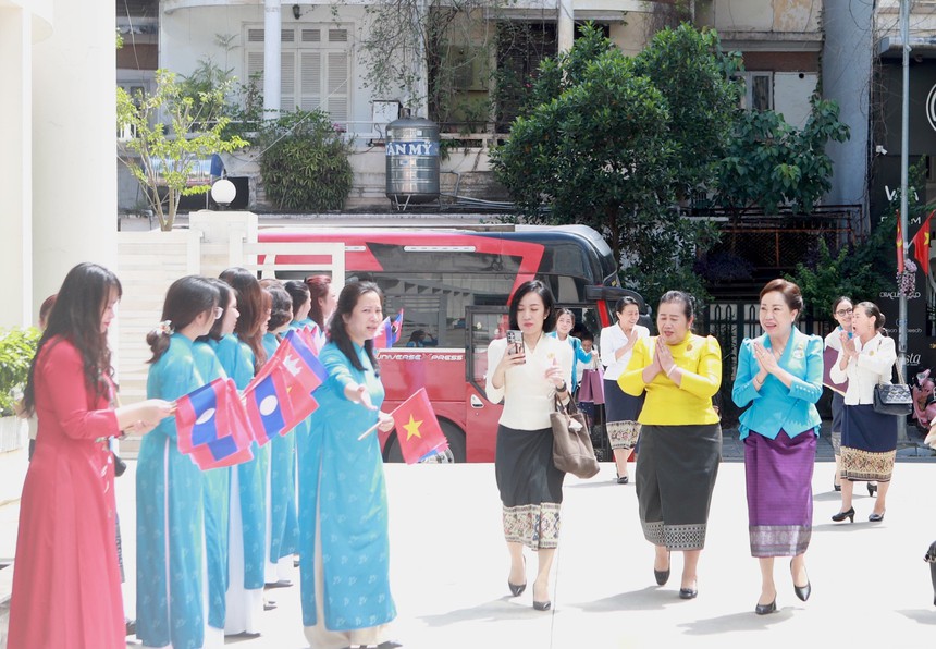 Thắt chặt tình đoàn kết giữa Hội Phụ nữ, Nữ doanh nhân 3 nước Việt Nam, Lào và Campuchia- Ảnh 8.