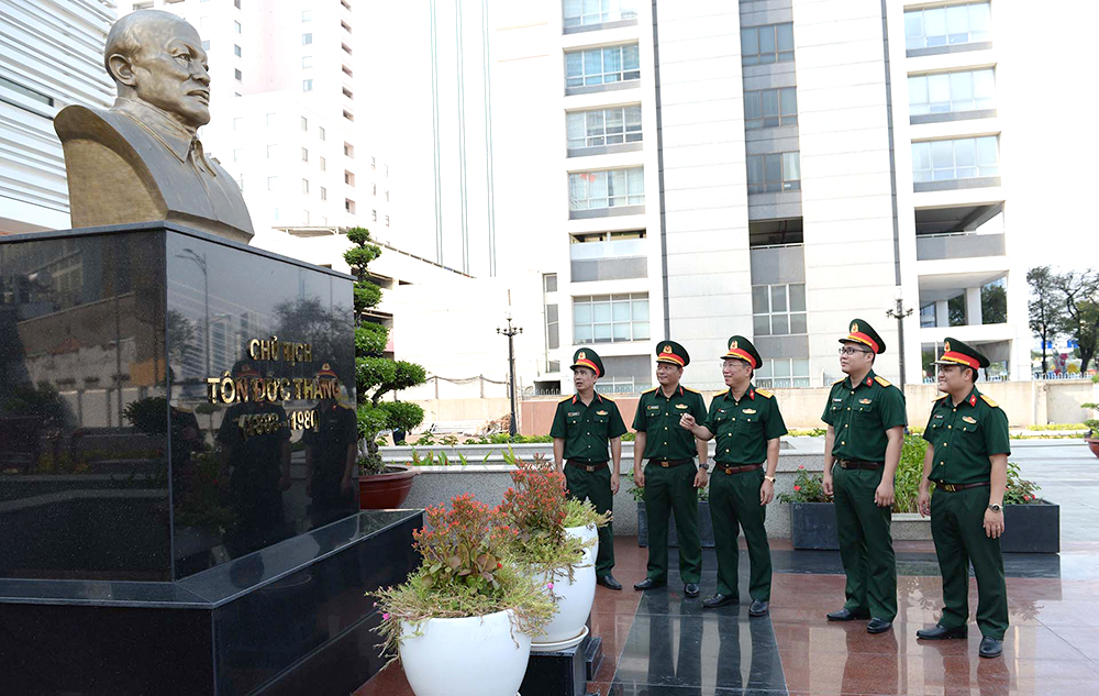 Về cuộc đình công lớn đầu tiên