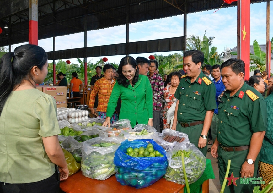 An Giang: Ấm lòng từ “Phiên chợ 0 đồng”