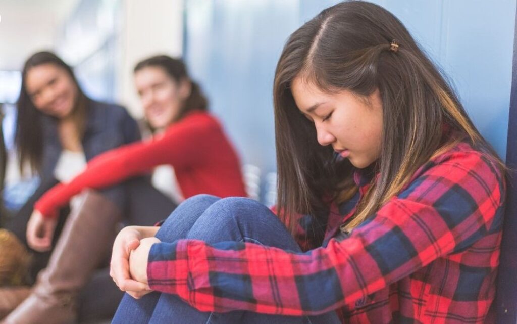 Trẻ mặc cảm ngoại hình: Những việc cha mẹ có thể làm để gỡ gánh nặng tâm lý cho con