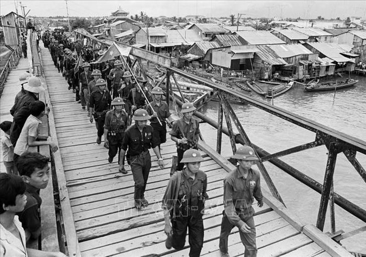 Cùng xem lại hình ảnh lịch sử của cuộc Tổng tiến công và nổi dậy mùa xuân 1975 - Ảnh 12.