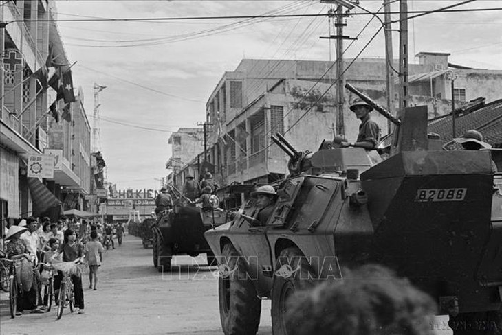 ổng tiến công và nổi dậy mùa Xuân 1975 - Ảnh 8.