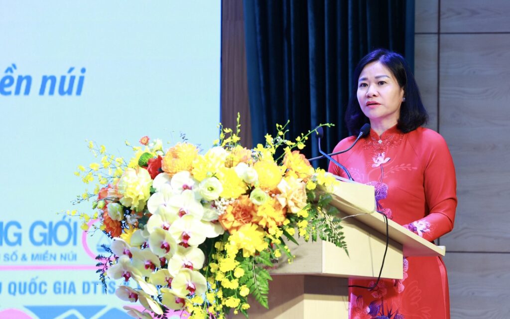 Tiếp tục nghiên cứu, đề xuất các chính sách để thúc đẩy bình đẳng giới trong quá trình thực hiện Dự án 8