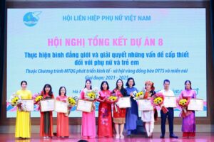 Tiếp tục nghiên cứu, đề xuất các chính sách để thúc đẩy bình đẳng giới trong quá trình thực hiện Dự án 8- Ảnh 2.