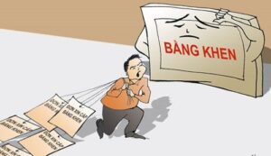 Nhìn thẳng - Nói thật: Khen “chay”