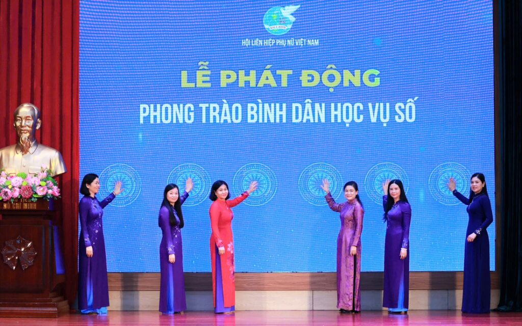 Phát động Phong trào "Bình dân học vụ số" của Hội LHPN Việt Nam