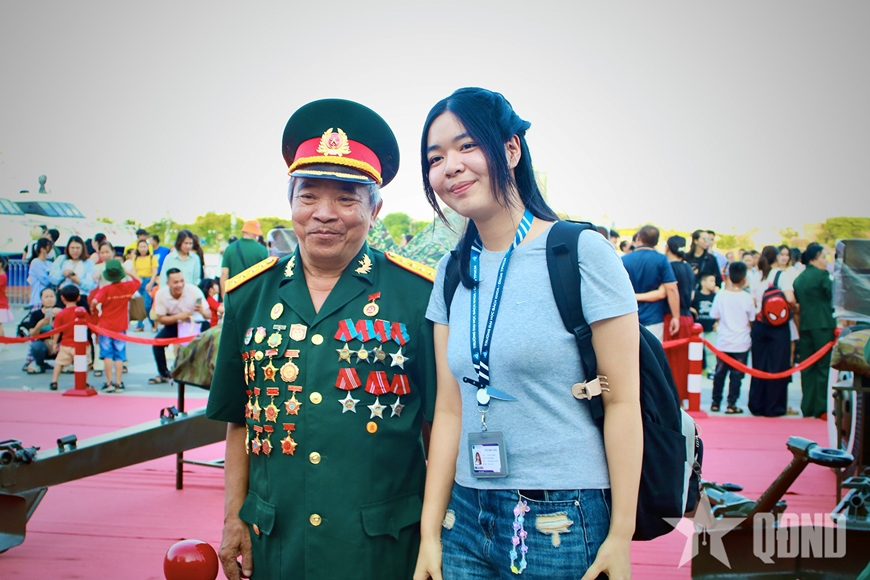 “Tôi vẫn nhớ, bầu trời hôm ấy nở rộ hoa chiến thắng...”