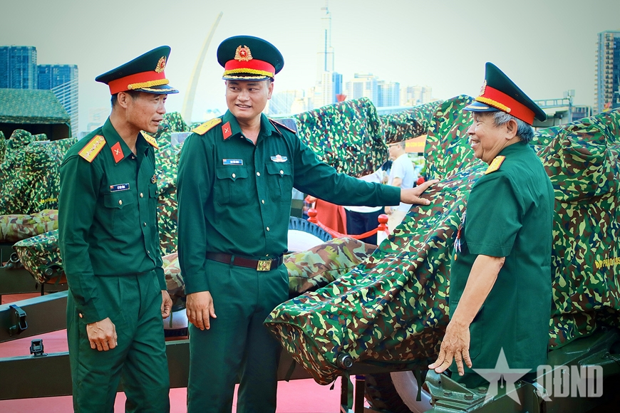 “Tôi vẫn nhớ, bầu trời hôm ấy nở rộ hoa chiến thắng...”